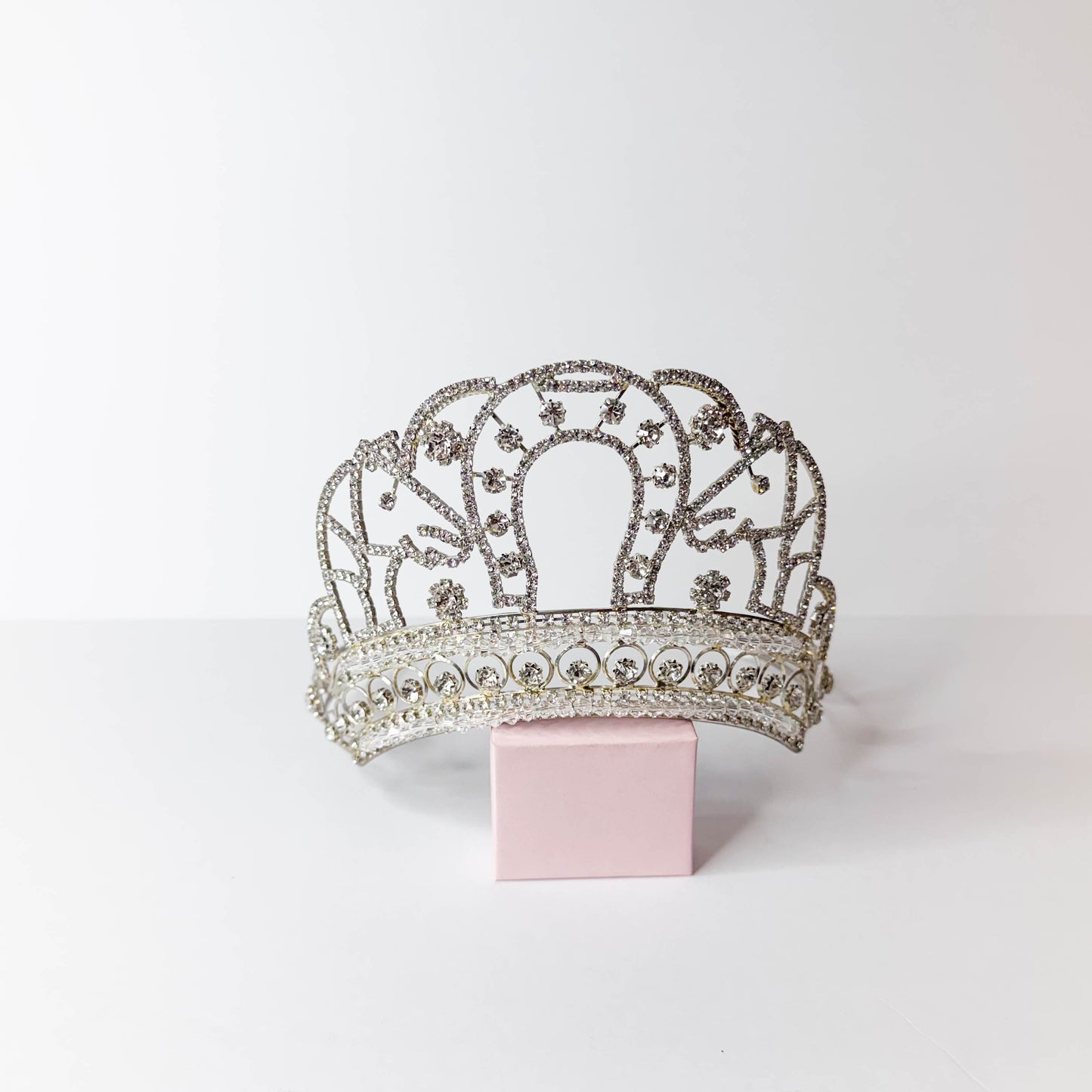 Horseshoe Quinceañera Crown