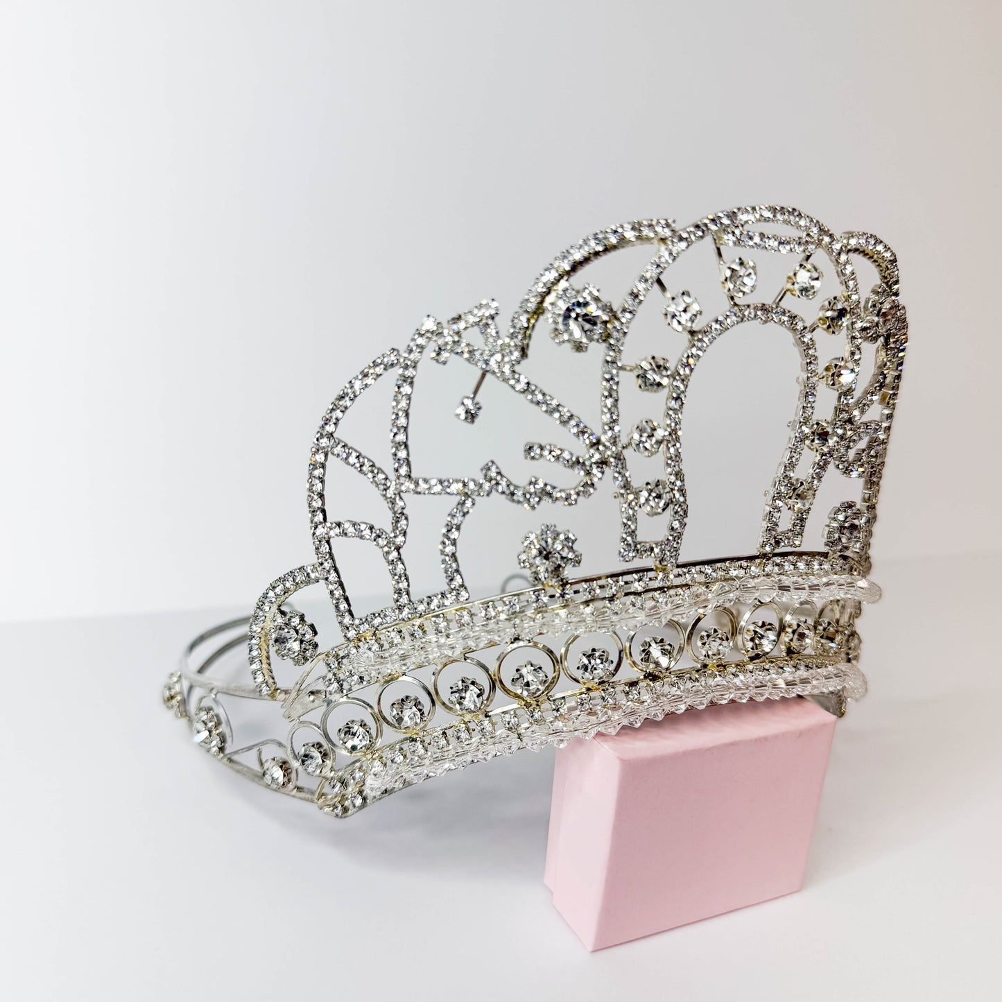 Horseshoe Quinceañera Crown