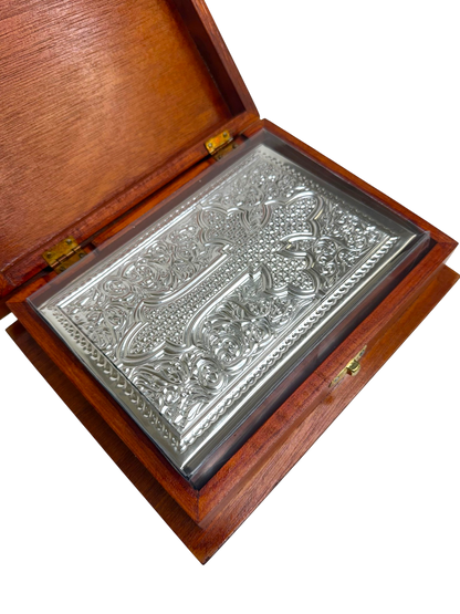 Biblia de Boda con Estuche de Madera y Cruz Plateada